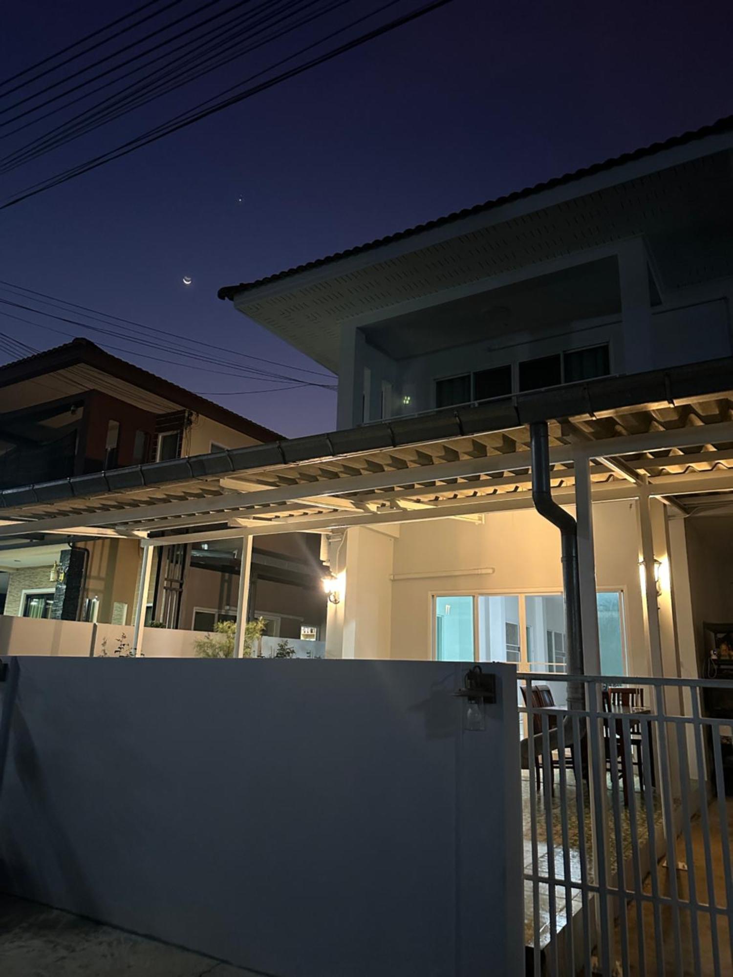 White Haven - Homestay For Ladies, Couple, Family Чантабури Экстерьер фото